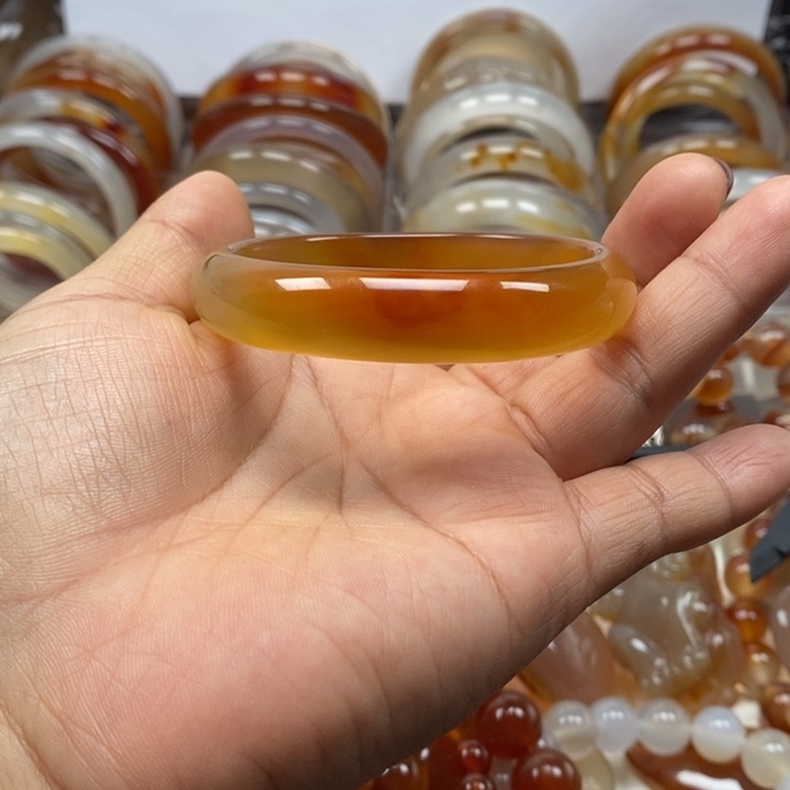 玛瑙/玉髓手串未镶嵌晴**娃