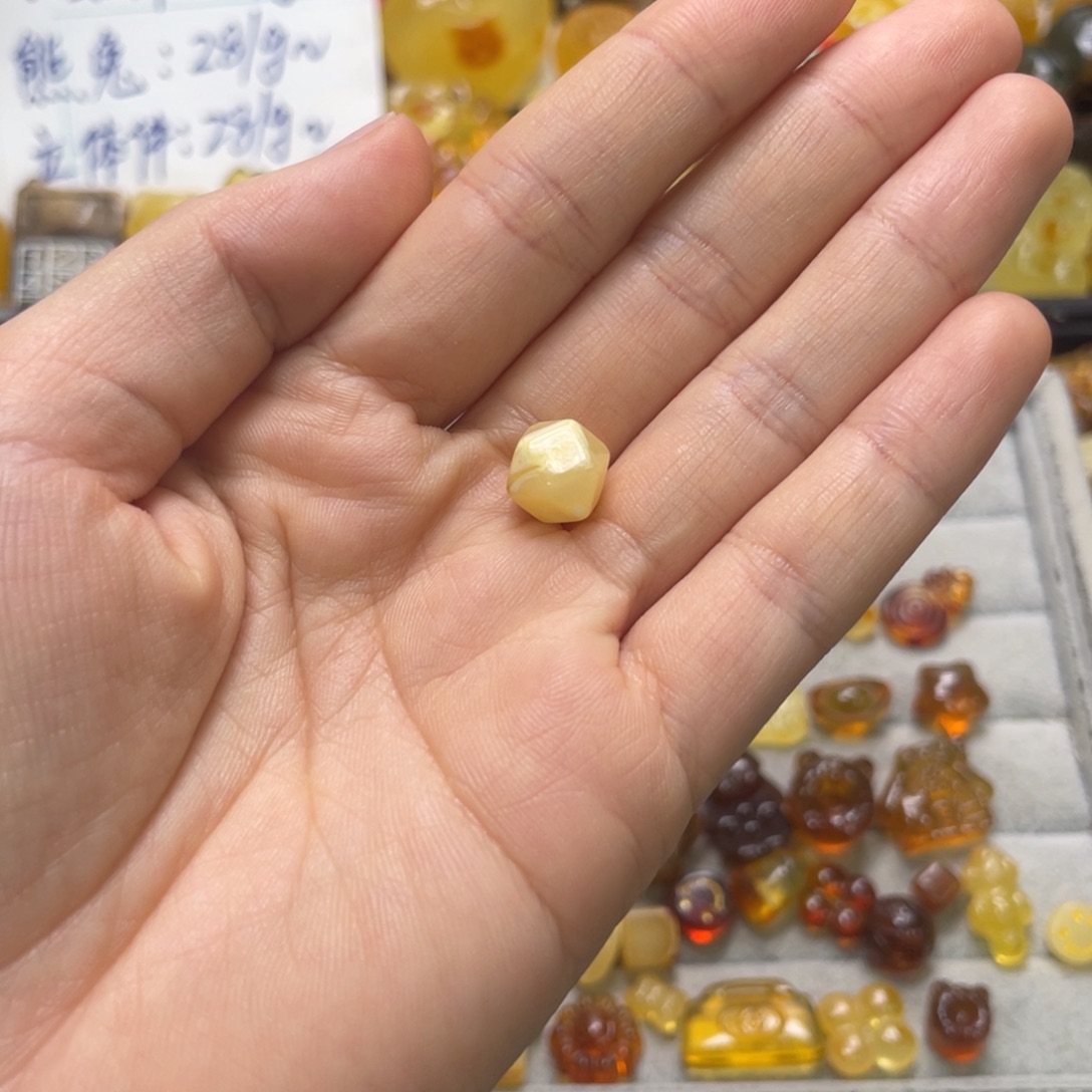 木***森琥珀未镶嵌裸石天然琥珀