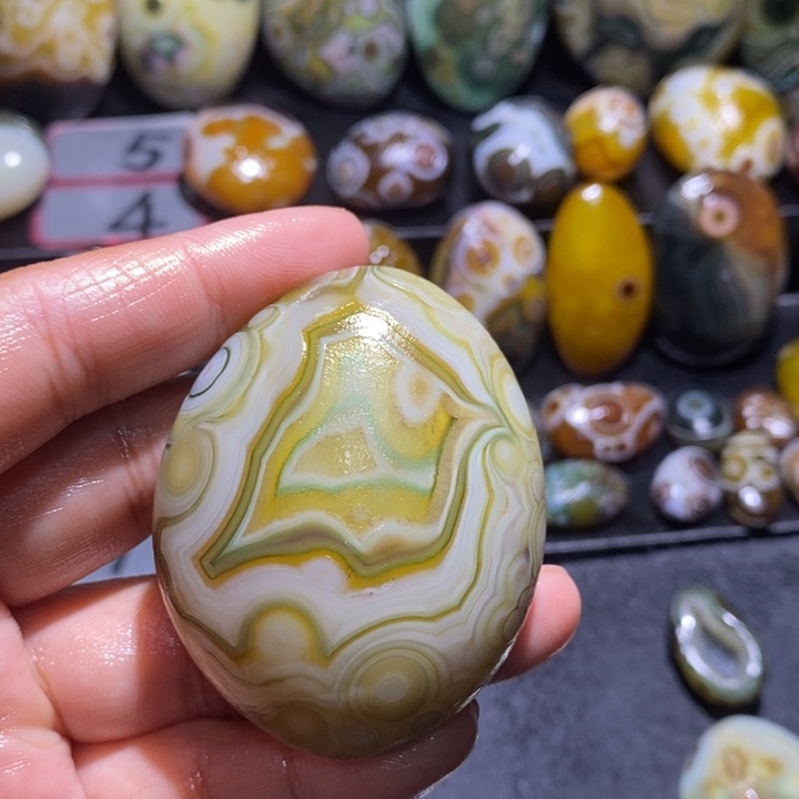 玛瑙/玉髓未镶嵌珠宝半成品157