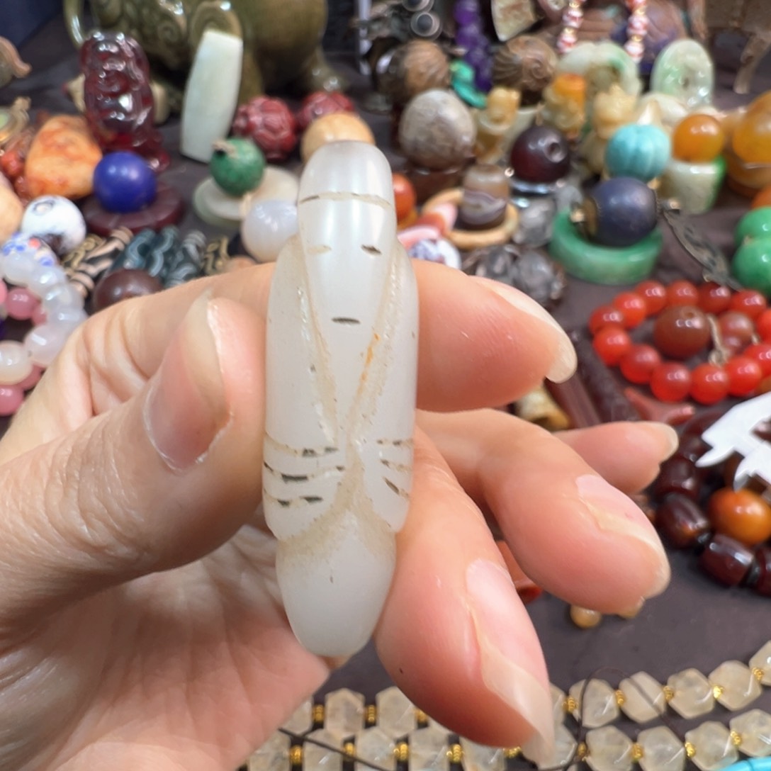 琥珀裸石未镶嵌做工精致大方