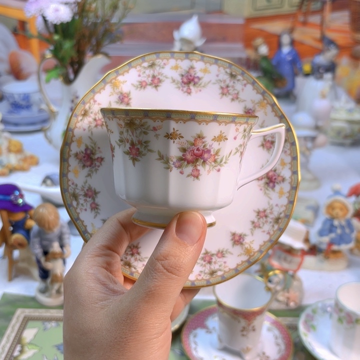 摆件欧洲中古瓷器好看冲鸭！