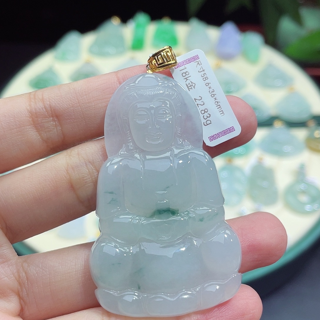 颈饰18K金镶嵌翡翠观音
