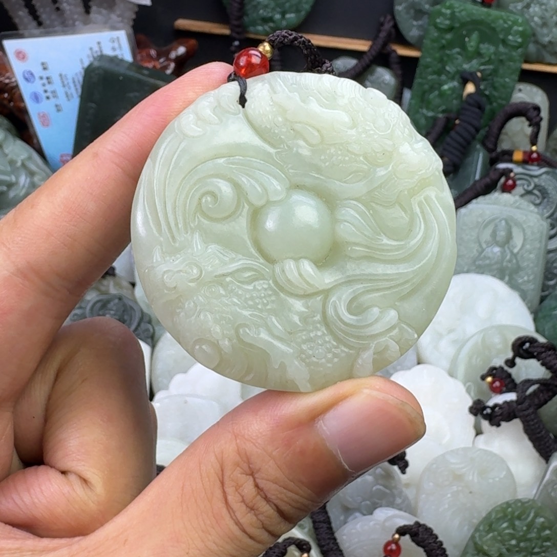 颈饰未镶嵌和田玉