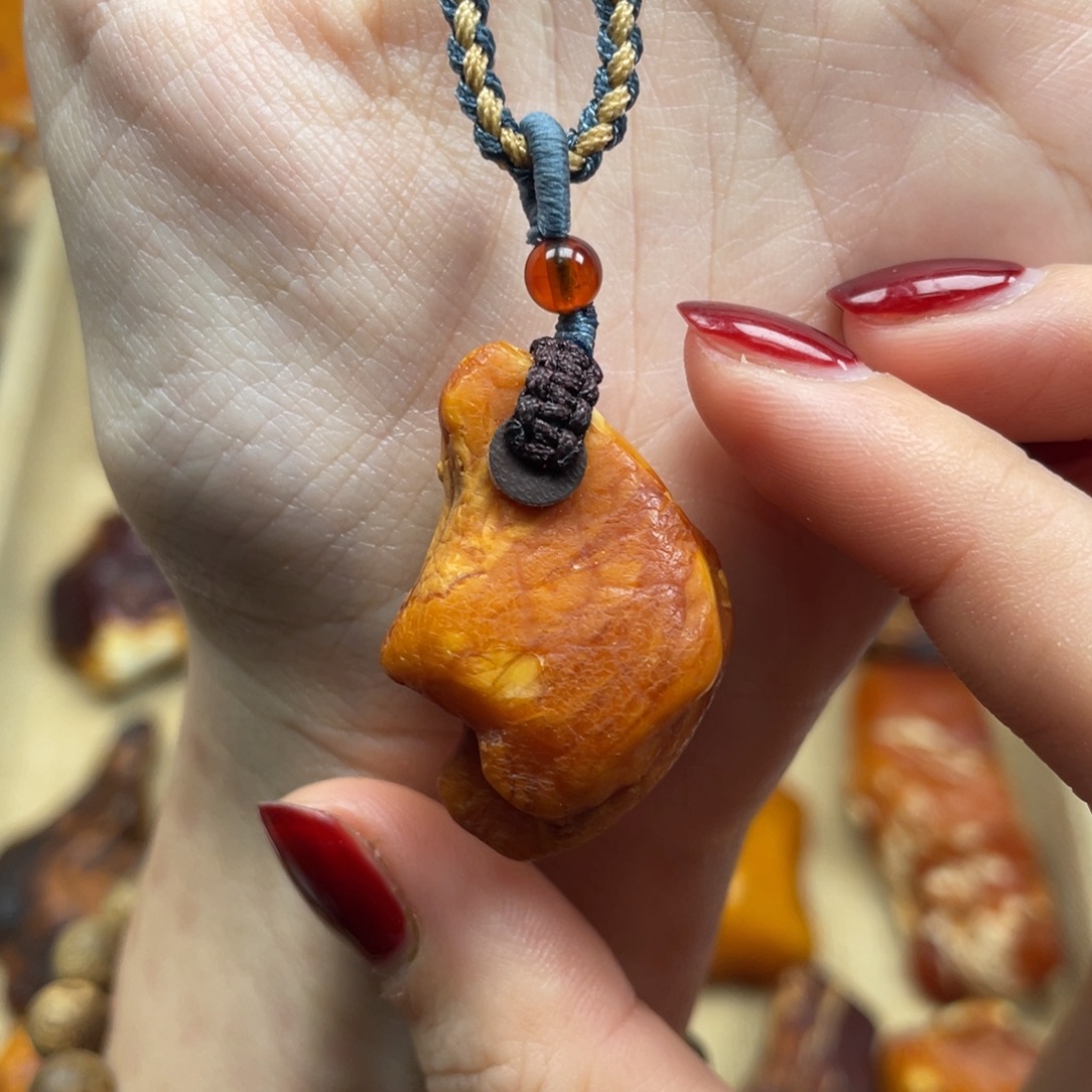 琥珀未镶嵌珠宝奇石