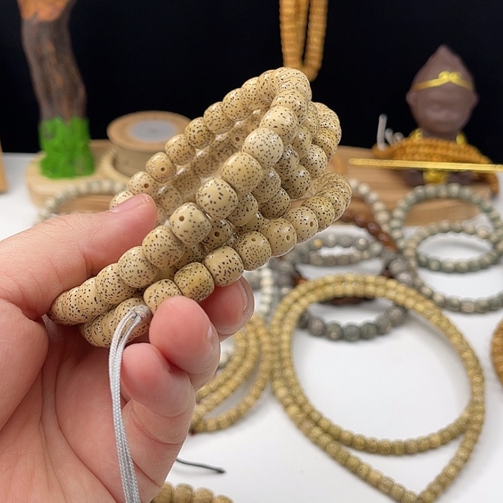 张***.星月菩提吊坠鸡油黄10/9