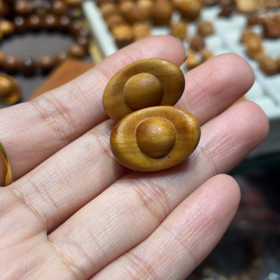 【闪购商品】檀香木吊坠富**景小吊坠奶香