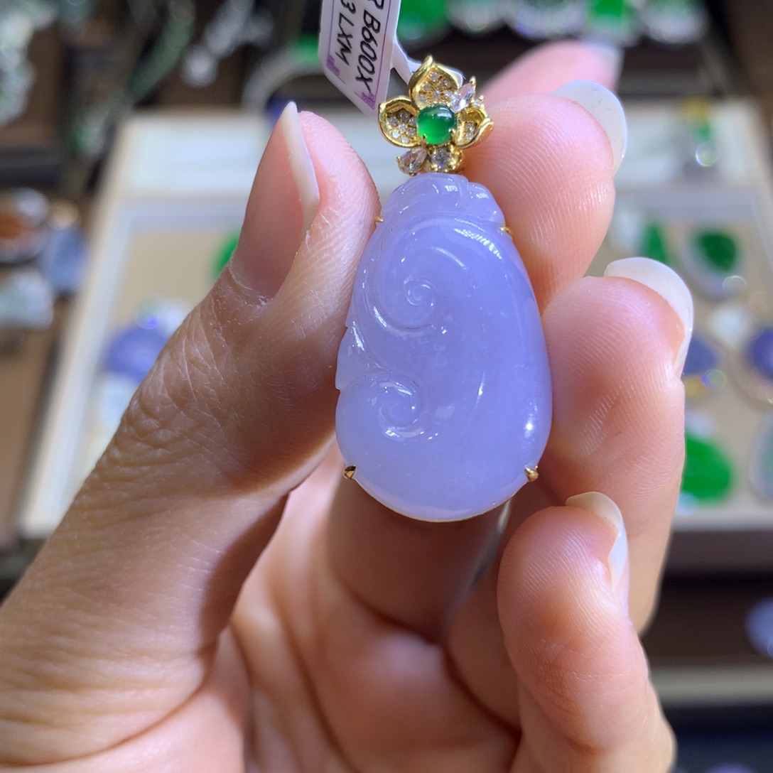 翡翠颈饰18K金镶嵌翡翠