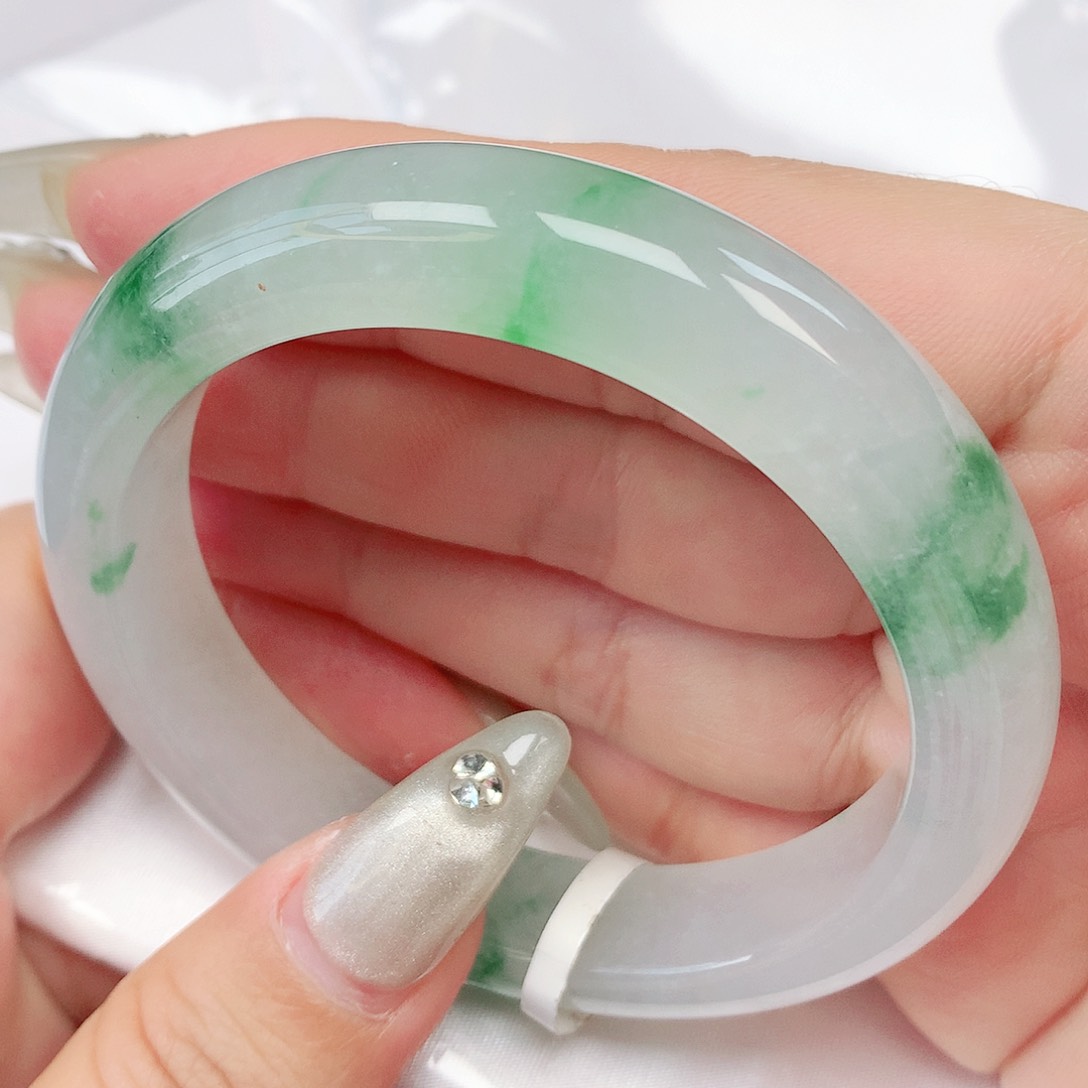 翡翠手镯未镶嵌抖音713