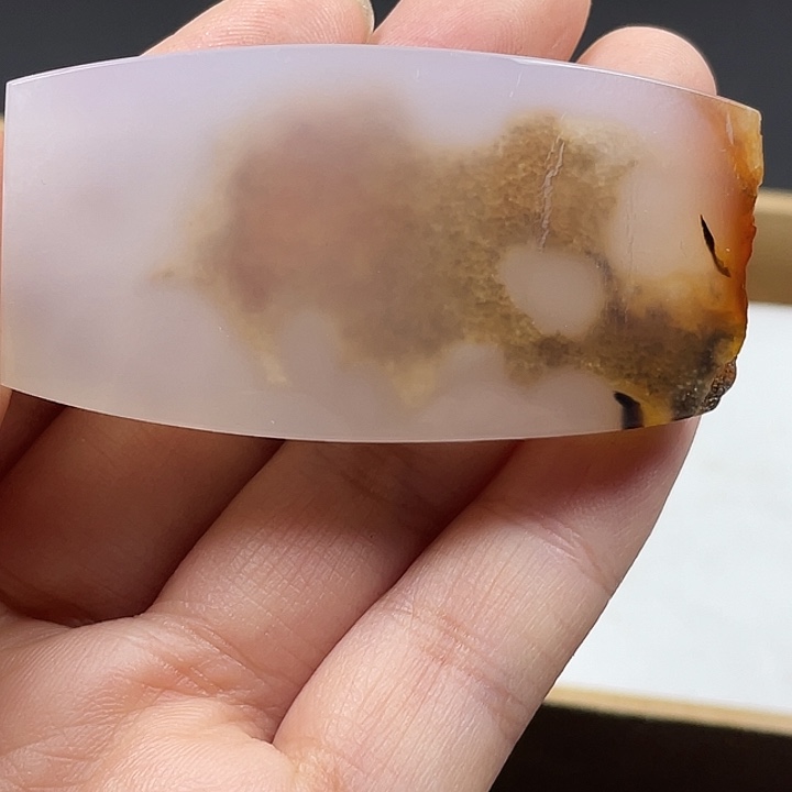 星***阁玛瑙/玉髓未镶嵌颈饰