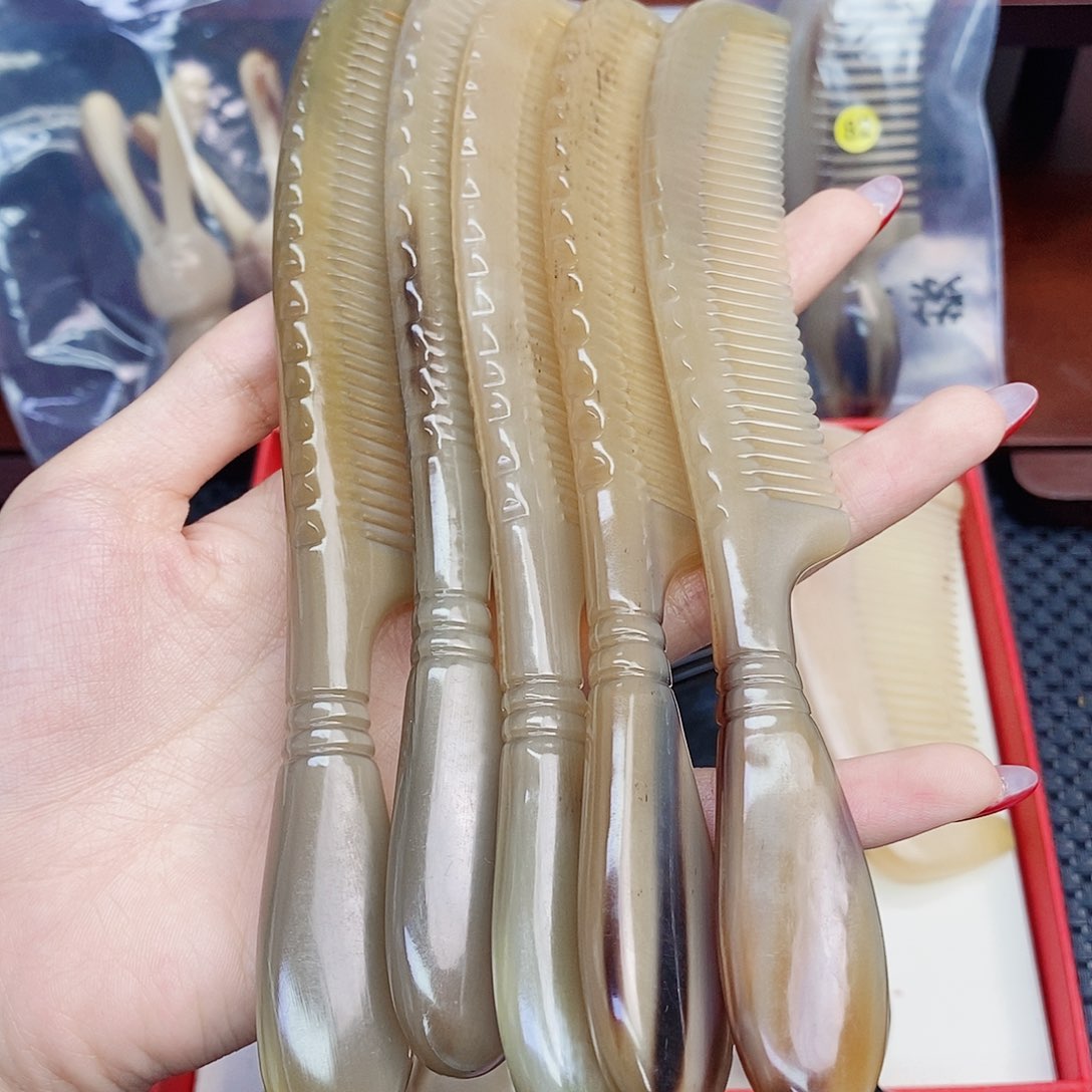 纯手工制作纯牛角梳子