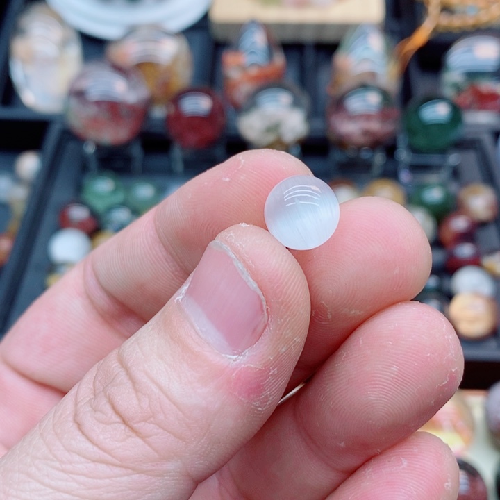 墨***雪托帕石颈饰未镶嵌