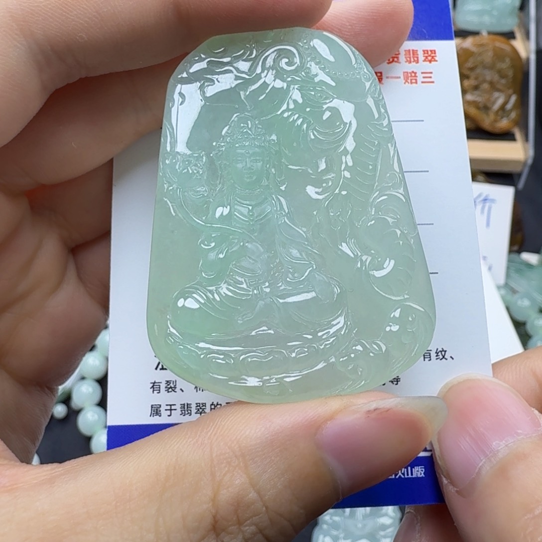 翡翠颈饰未镶嵌缅甸翡翠，