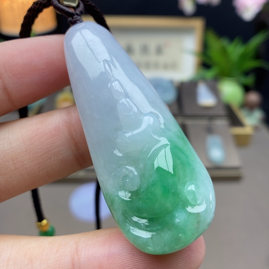 翡翠未镶嵌颈饰吊坠24