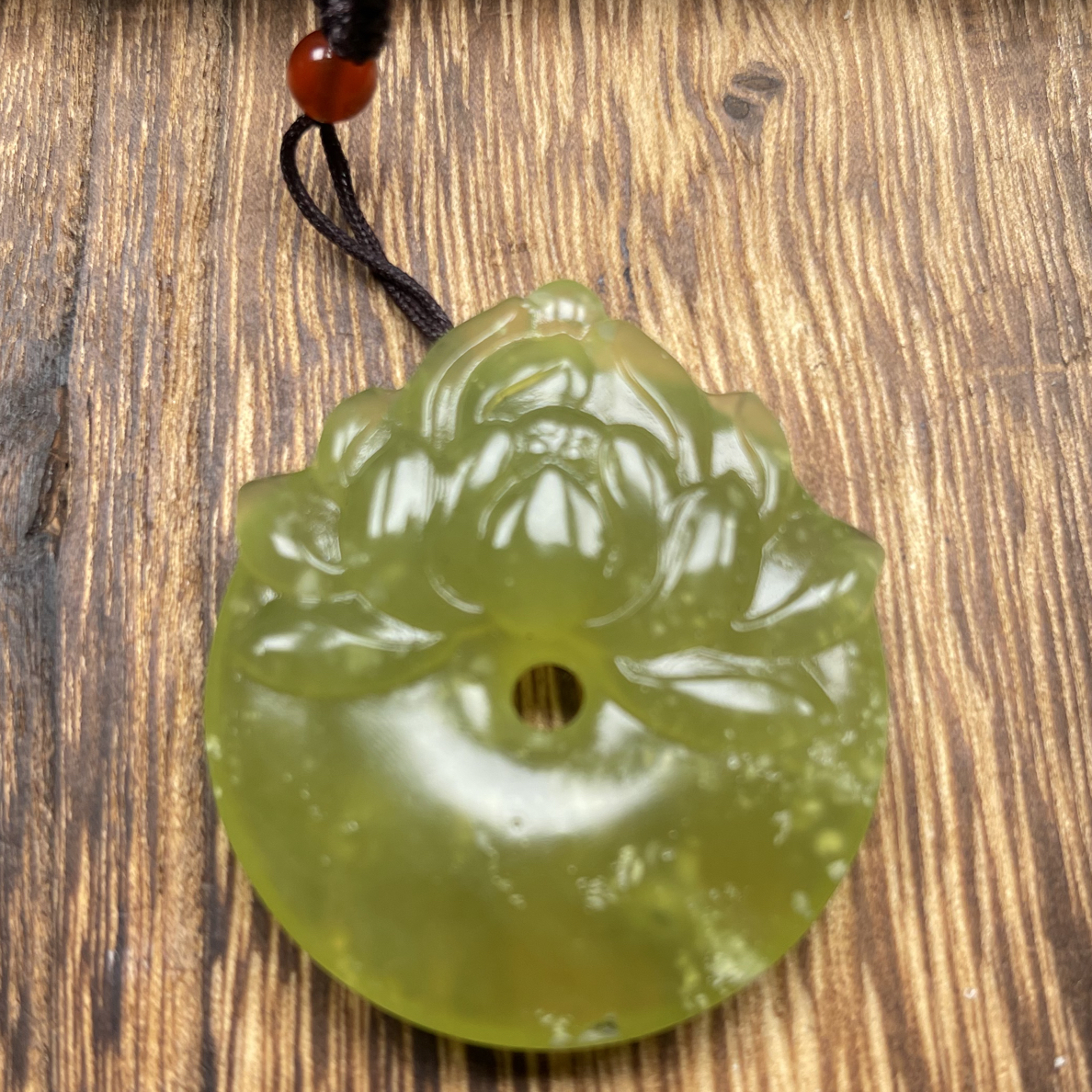 岫玉莲花平安扣挂件独特玉石吊坠