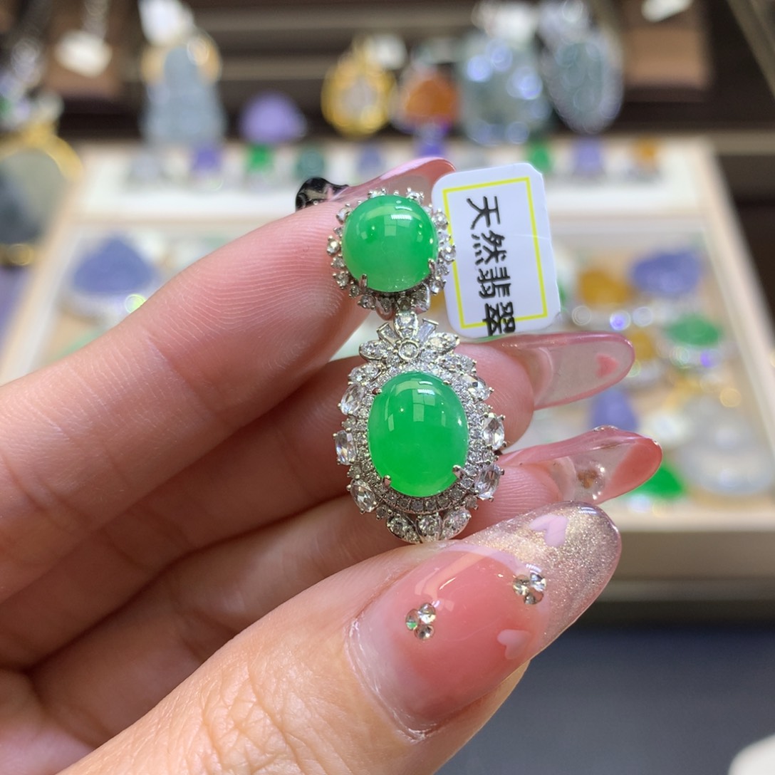 翡翠颈饰18K金镶嵌翡翠