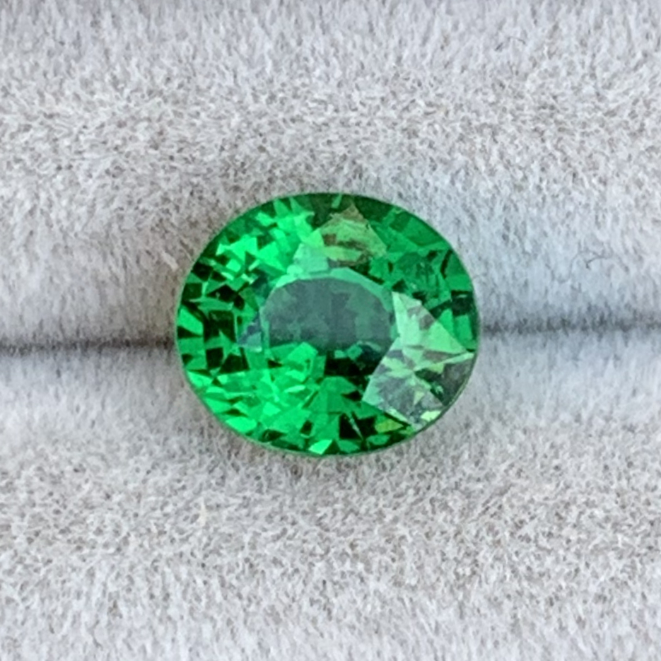 天然石榴石1.30ct沙弗莱石坦桑尼亚阿鲁沙卡扎尼绿满火彩通透