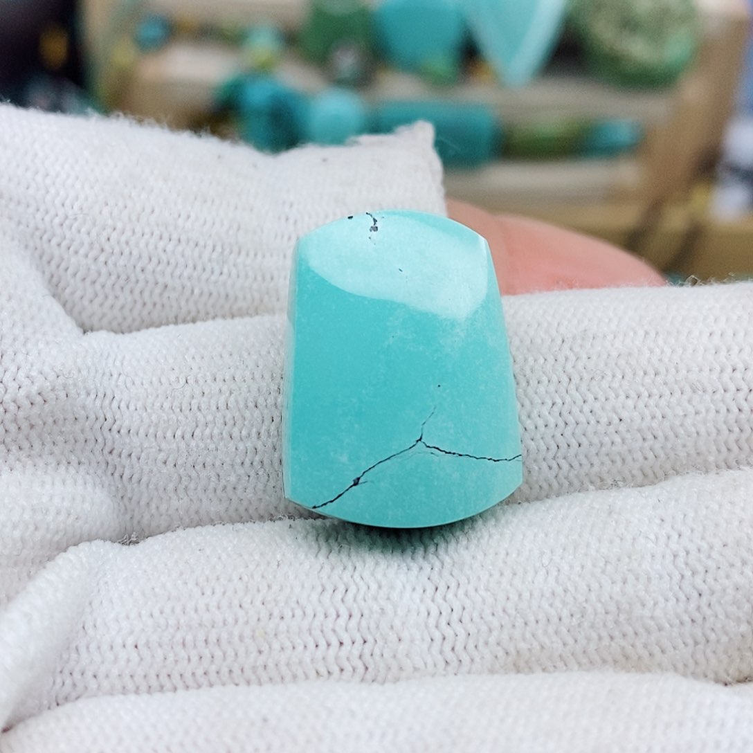 绿松石颈饰未镶嵌