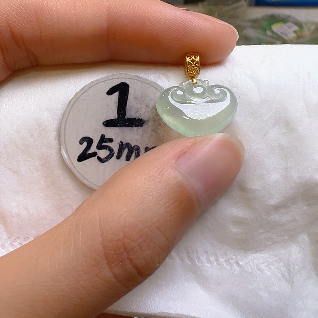 翡翠颈饰18K金镶嵌翡翠