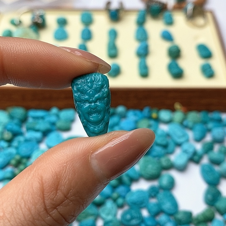 绿松石颈饰未镶嵌