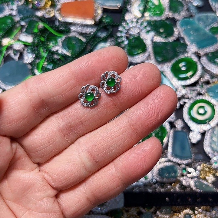 翡翠颈饰未镶嵌天然翡翠A货镶嵌