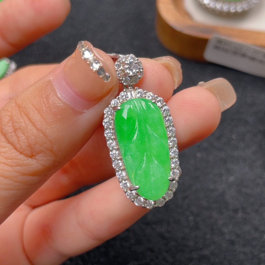 翡翠颈饰银S925镶嵌h g b b b