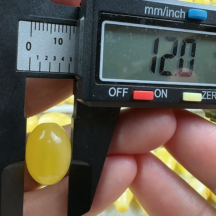 蜜蜡未镶嵌裸石15杂