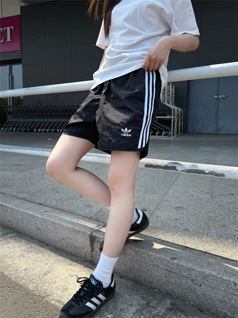 【奥莱撤柜】刺绣款三条扛运动时尚休闲百搭女短裤三分裤尼龙