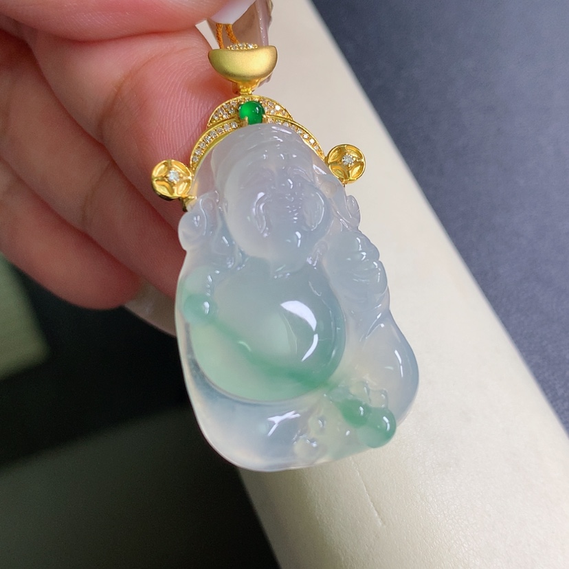 【闪购商品】翡翠18K金镶嵌颈饰财神