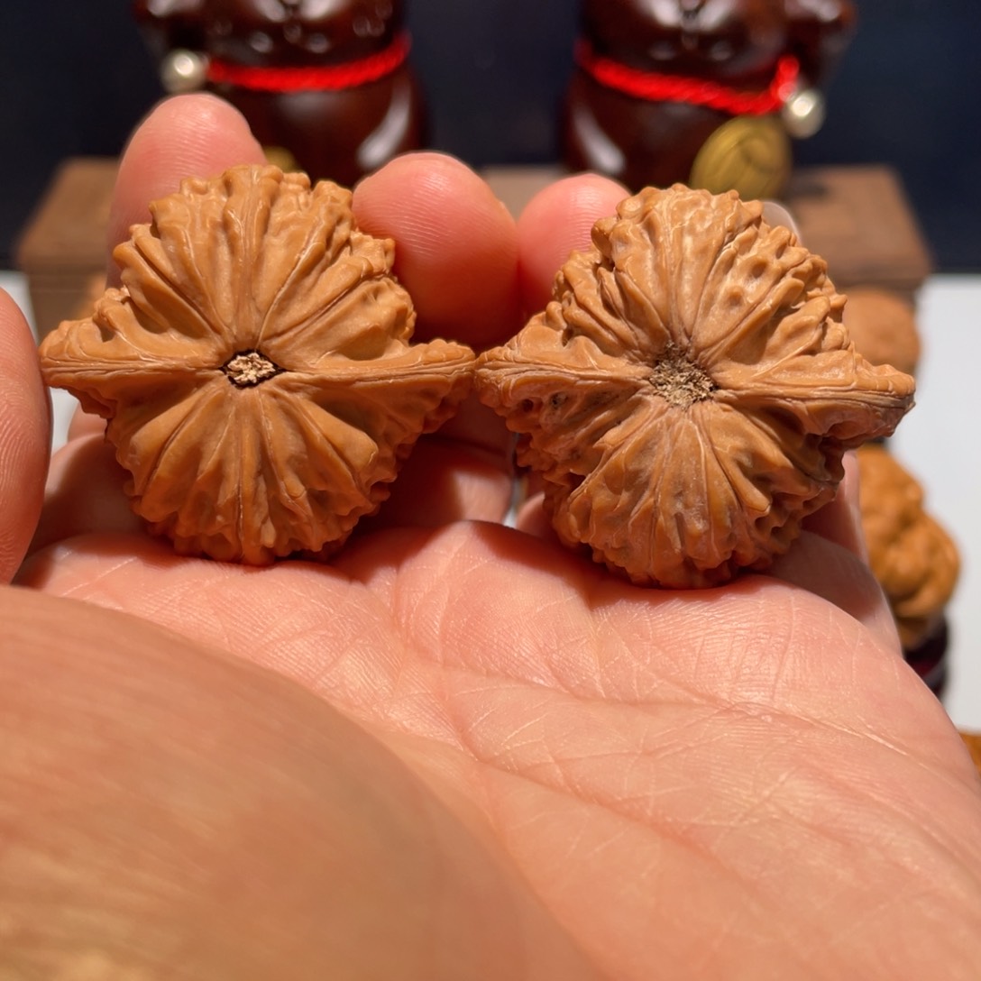 文玩核桃把件山**人磨盘39全品