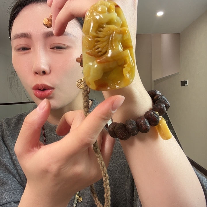 浪***仙蛇纹石玉未镶嵌颈饰