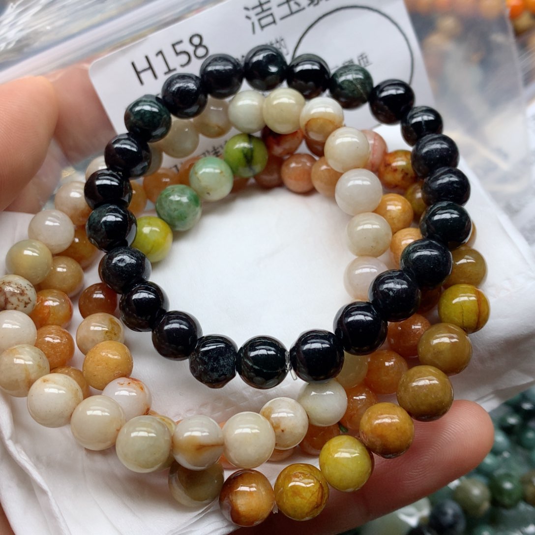 翡翠颈饰未镶嵌珠子