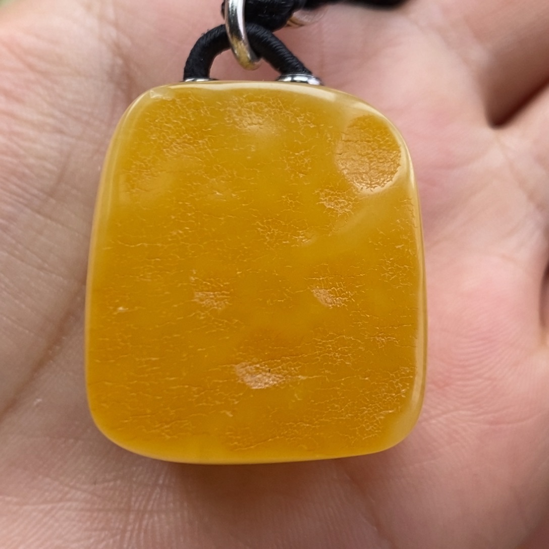 琥珀吊坠(赠链)未镶嵌