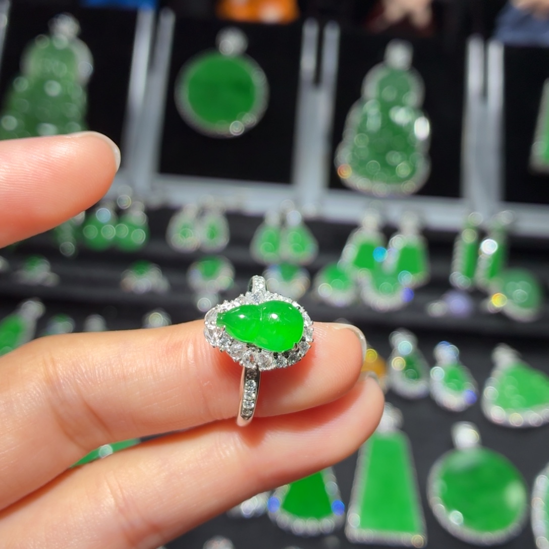 翡翠18K金镶嵌吊坠(不含链)118号