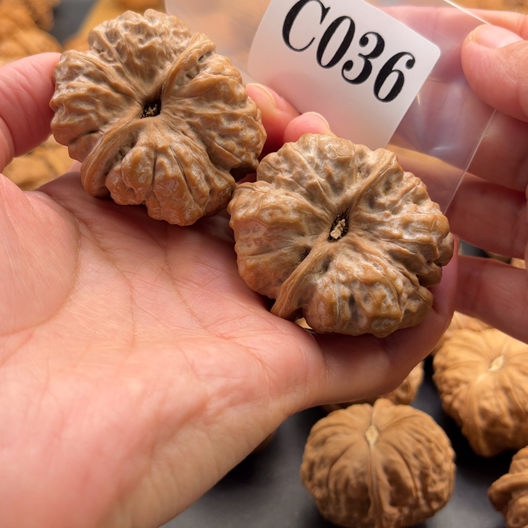 锦***版文玩核桃把件蛙蛙精品43肚48