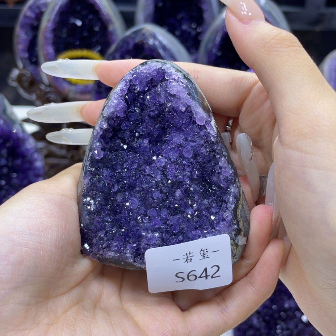 未镶嵌大型摆件（非配饰）紫晶乌拉圭紫水晶摆件S642