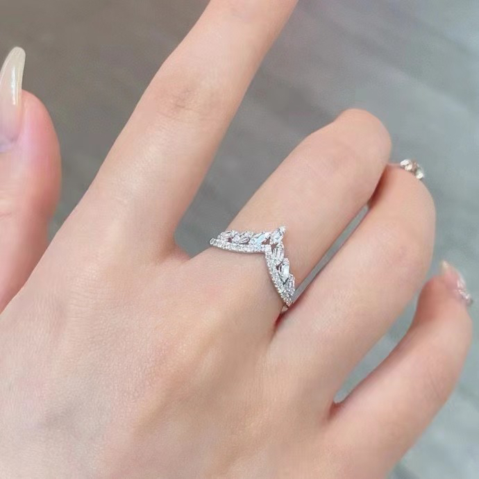  【六言精选3号】01046【升级】钻石荆棘皇冠梯方戒指