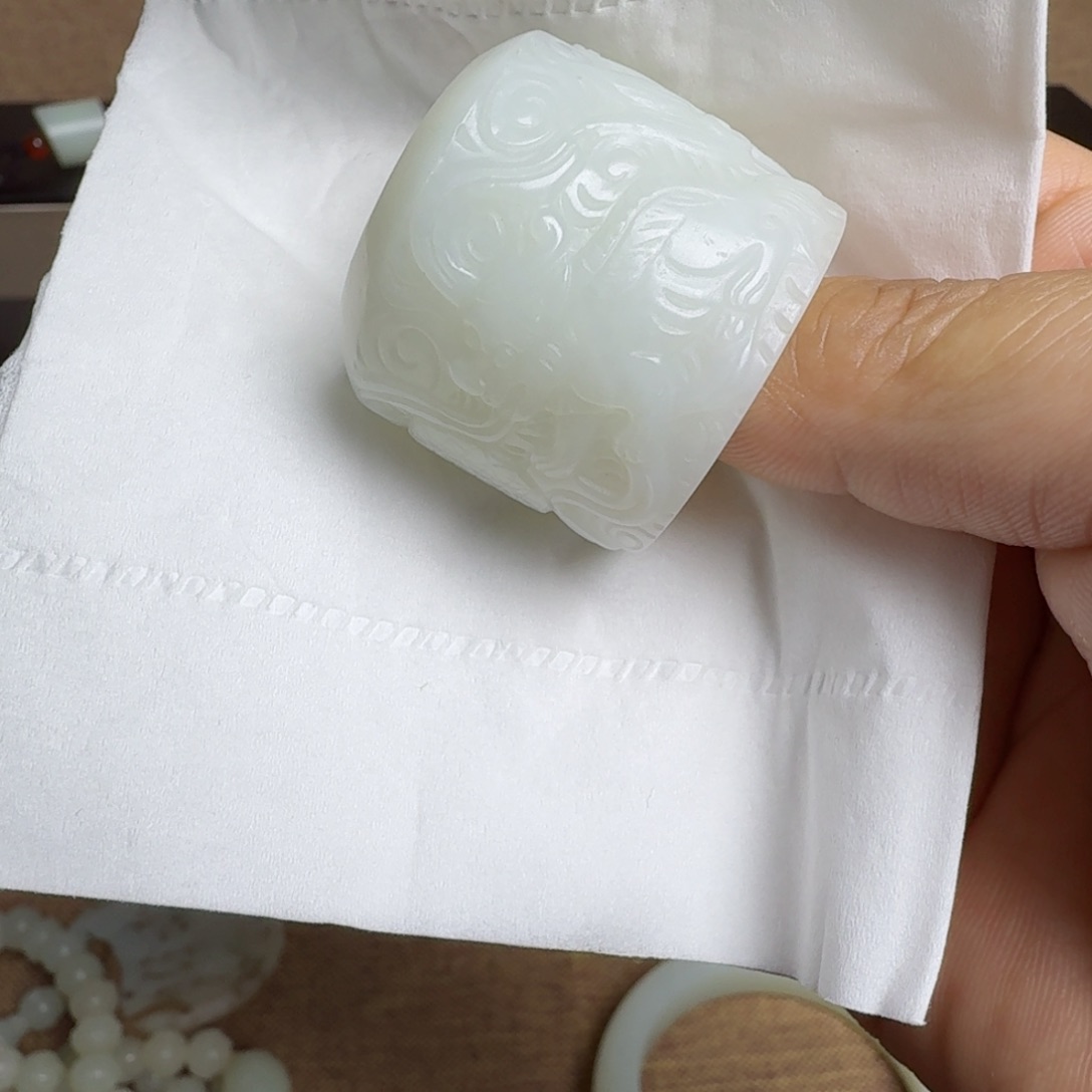 和田玉挂件未镶嵌猫*