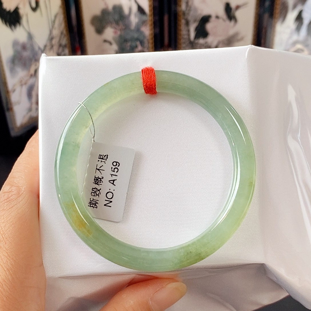 翡翠未镶嵌手镯（圆镯）手镯