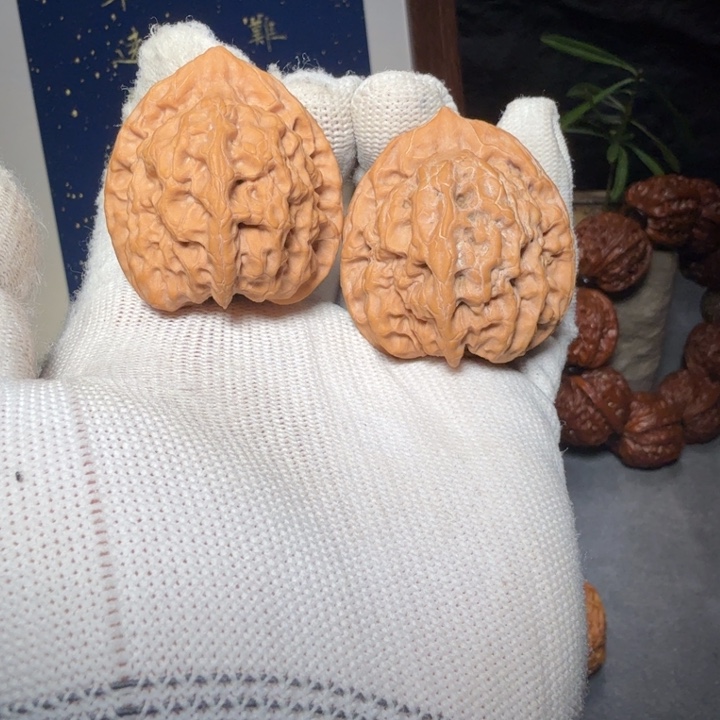 文玩核桃吊坠佛肚编号4556，39尺