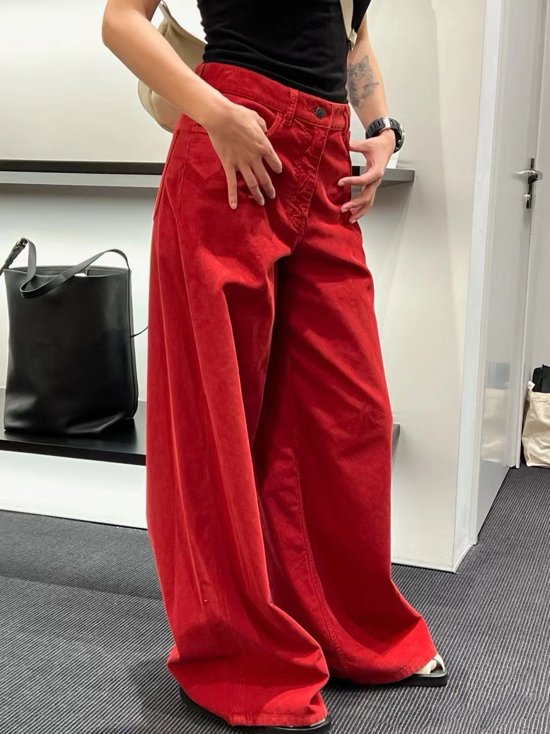 灯芯绒阔腿裤 简约时髦感