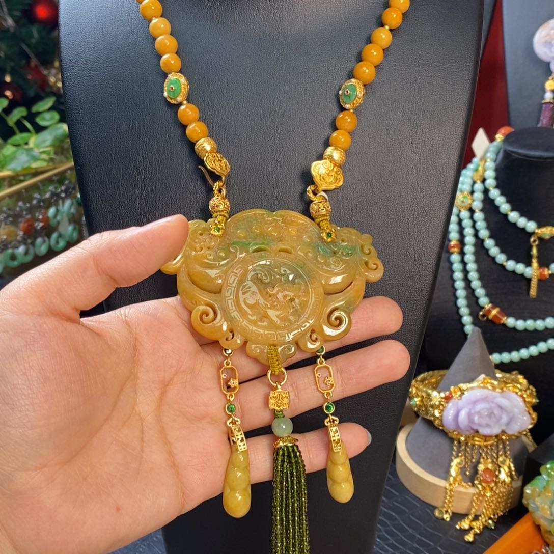 翡翠颈饰未镶嵌?****?福利