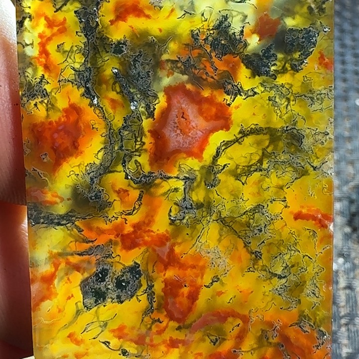 雪***鹤玛瑙/玉髓未镶嵌颈饰