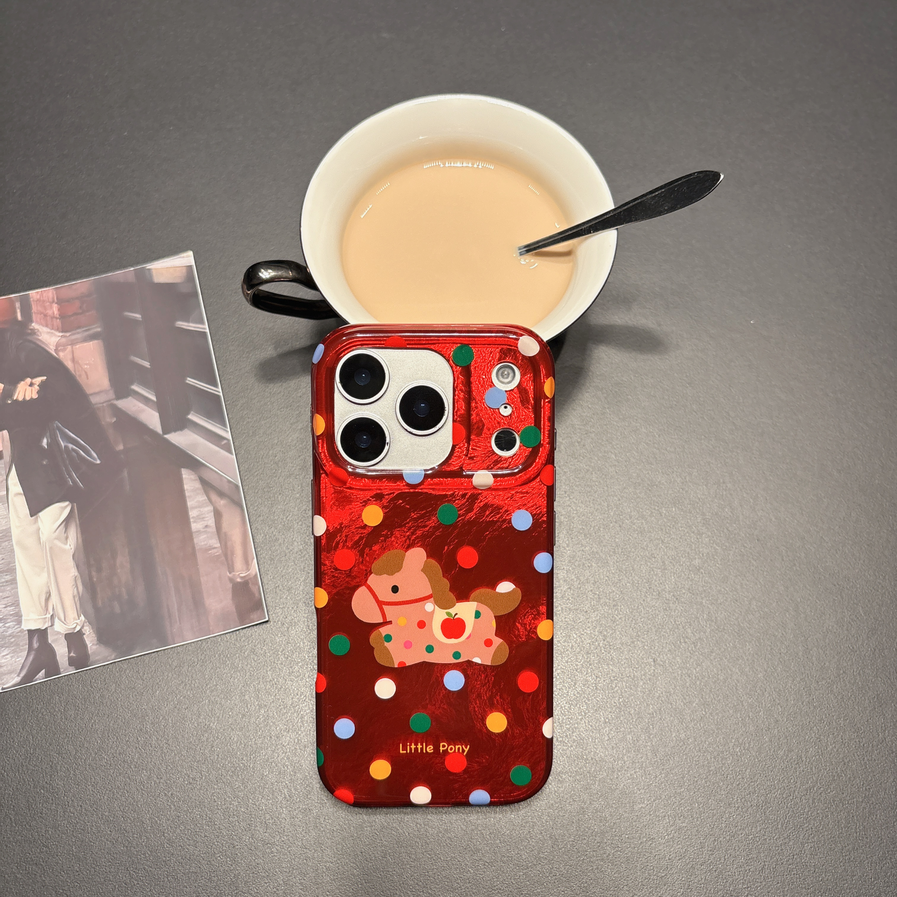 适用iPhone17Promax锡纸双层ins红底彩色波点新年小马苹果手机壳