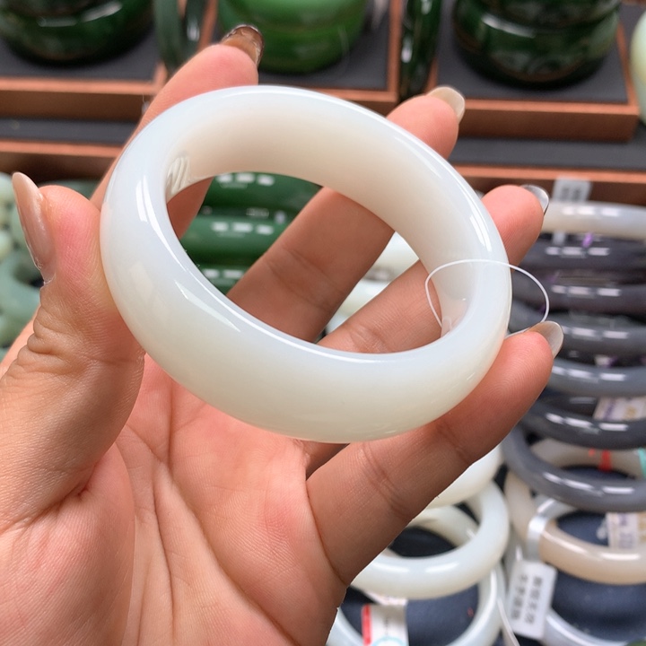 【闪购商品】未镶嵌手镯和田玉