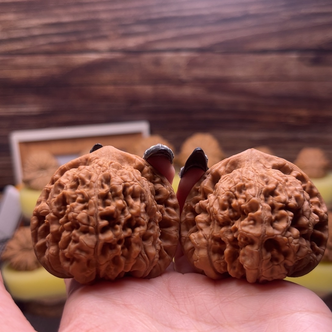 文玩核桃吊坠大官帽闪61