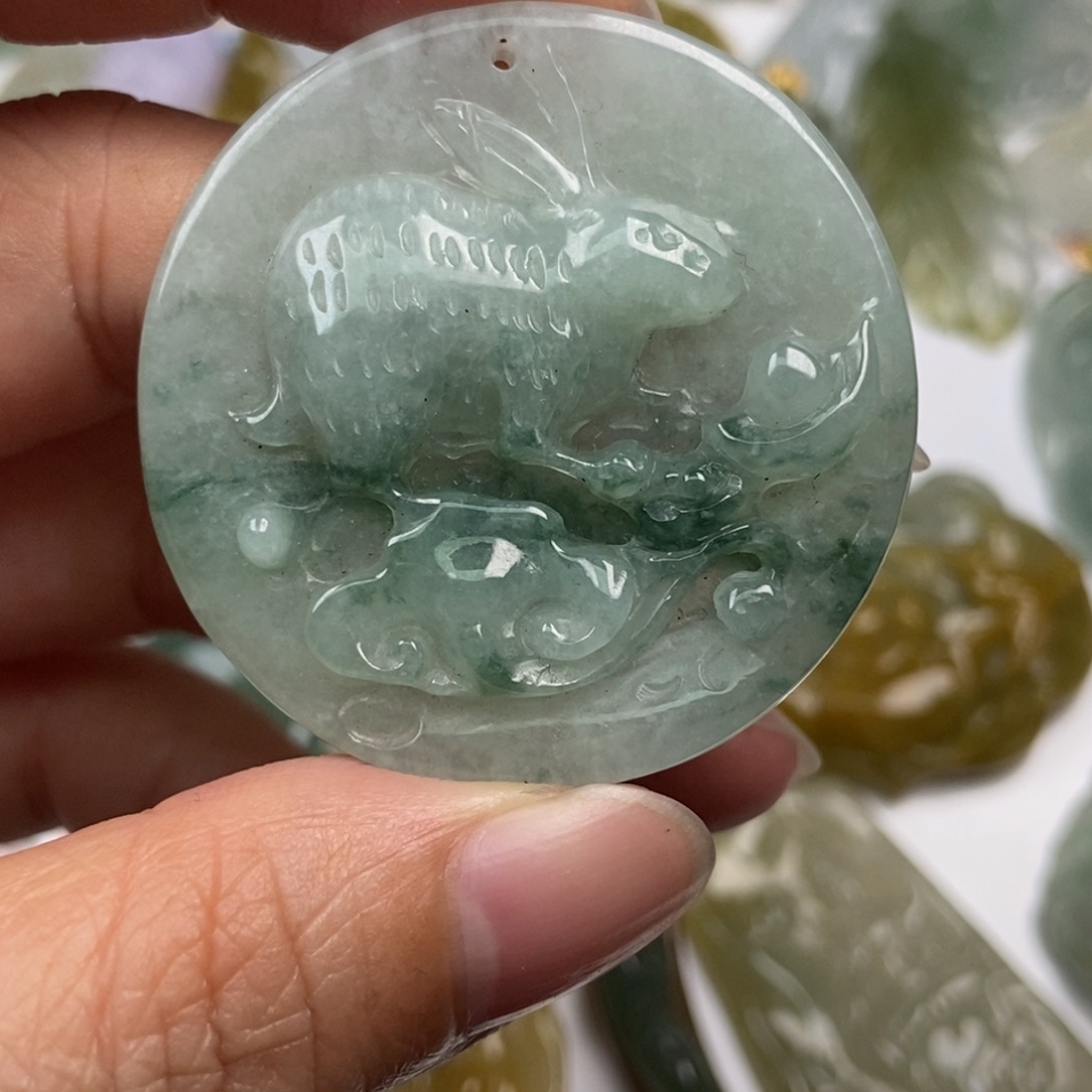 翡翠未镶嵌颈饰翡翠