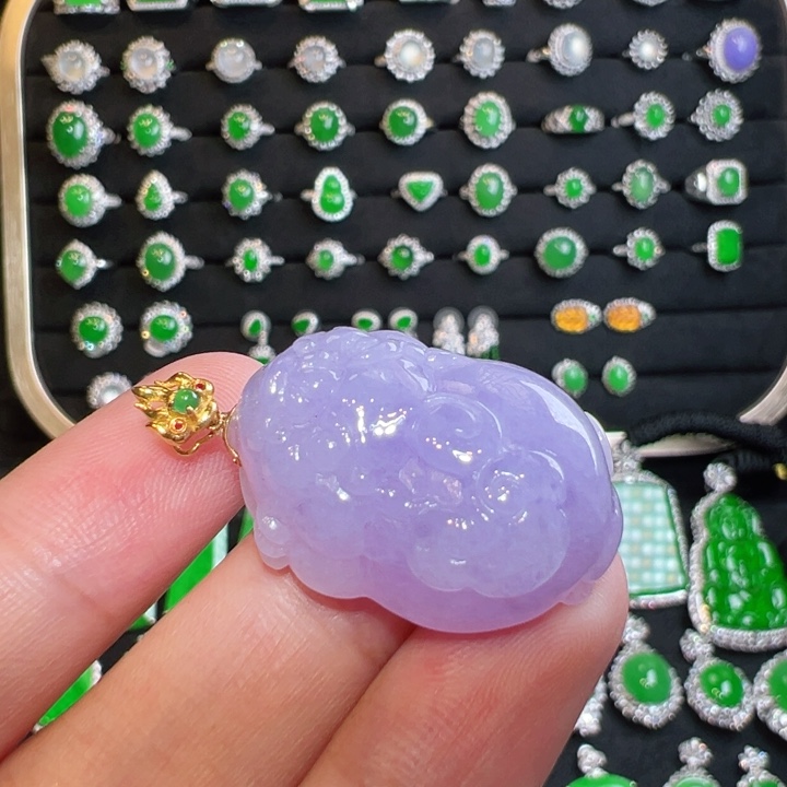 颈饰18K金镶嵌翡翠紫罗兰金蟾