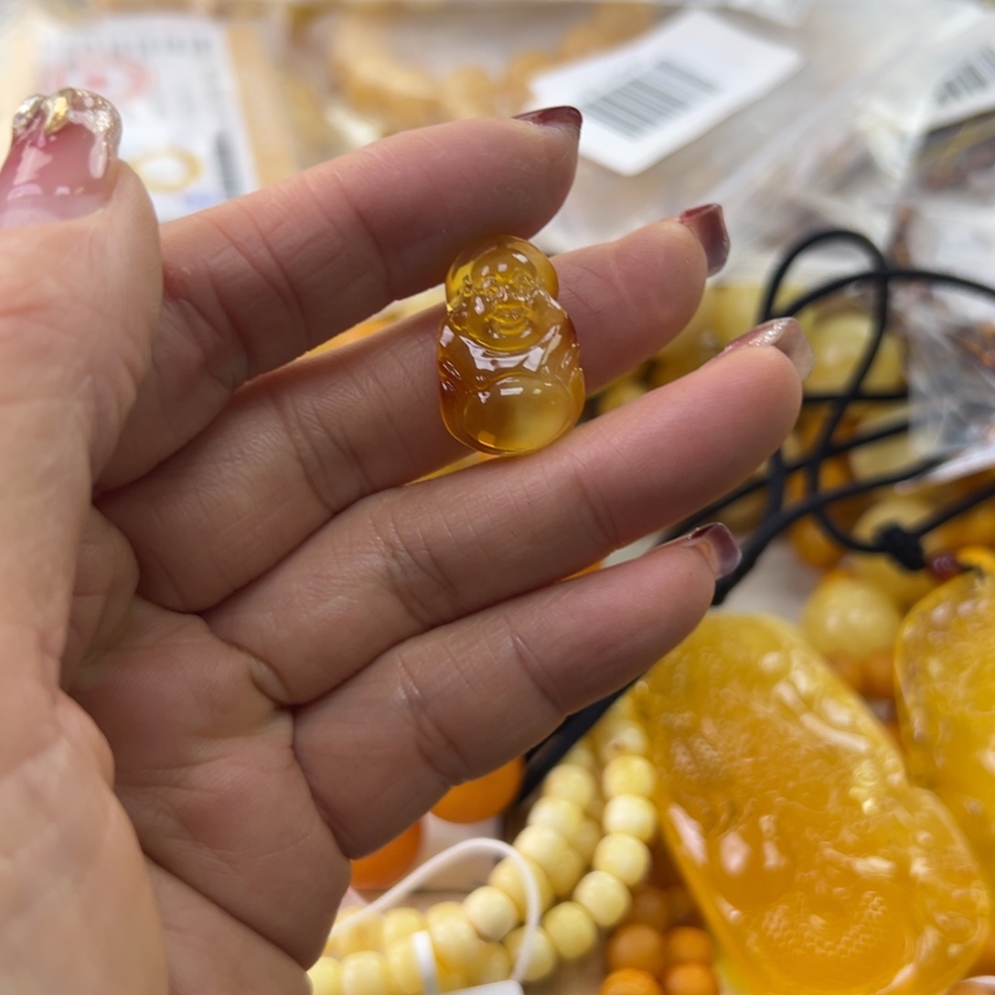 琥珀珠宝奇石未镶嵌