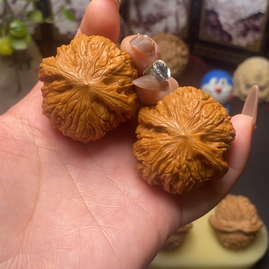 文玩核桃吊坠山地磨39.5