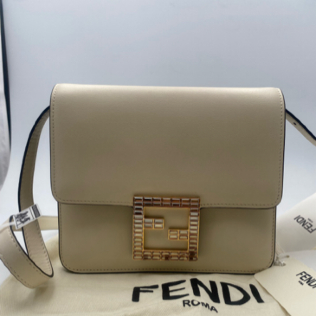 95新 FENDI/芬迪 白色 斜跨包/JW3530